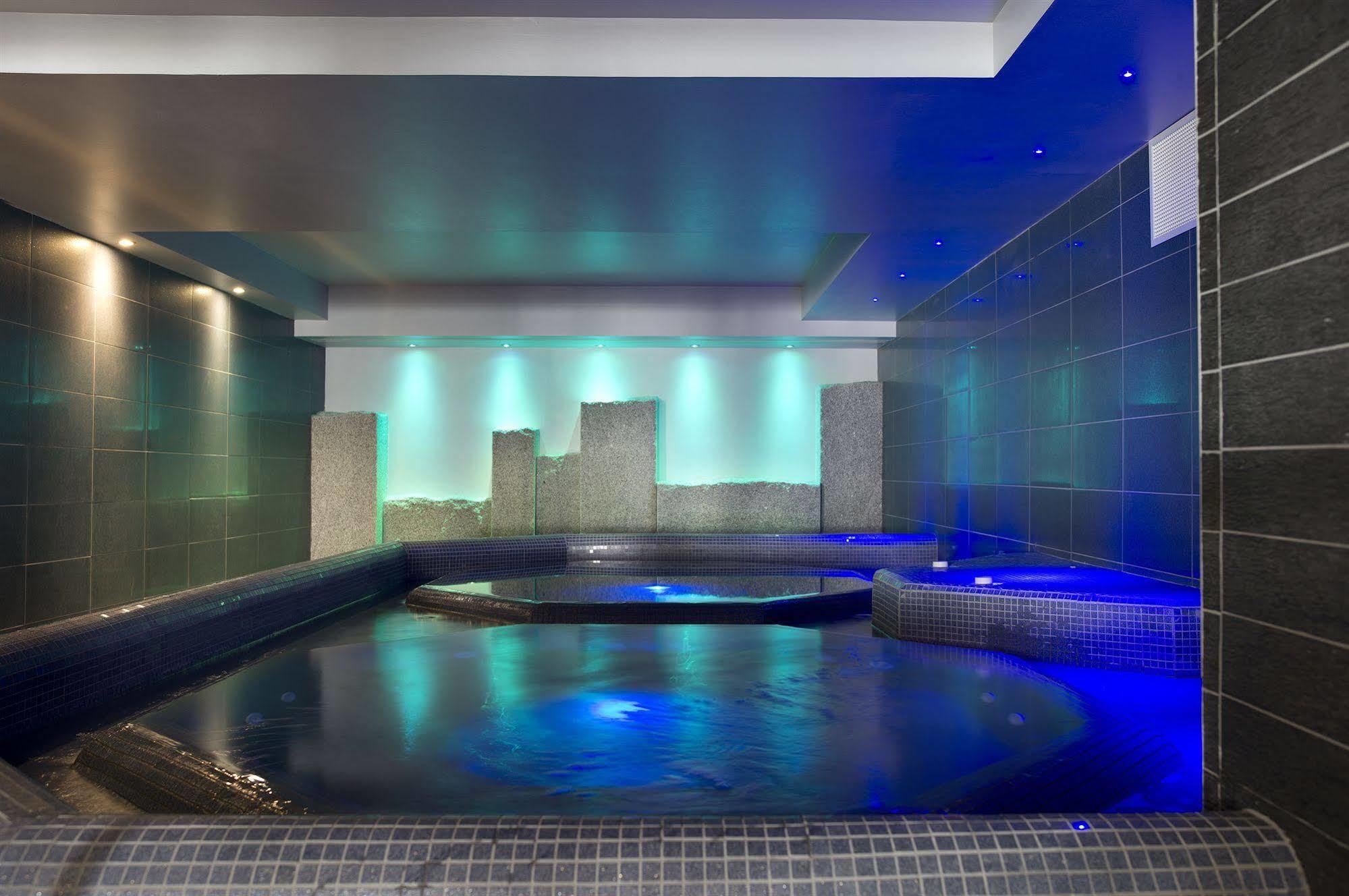 Cgh Residences & Spas Le Cristal De L'Alpe Alpe d'Huez Buitenkant foto